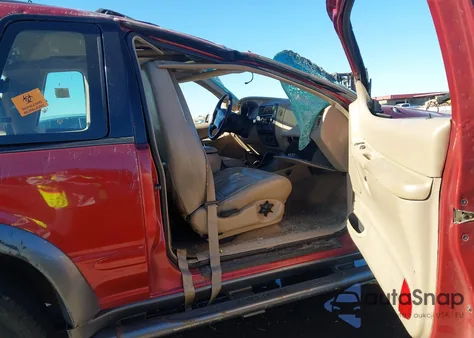 2000 Ford Explorer Sport from USA, damaged, VIN 1FMCU70E8YUA56256